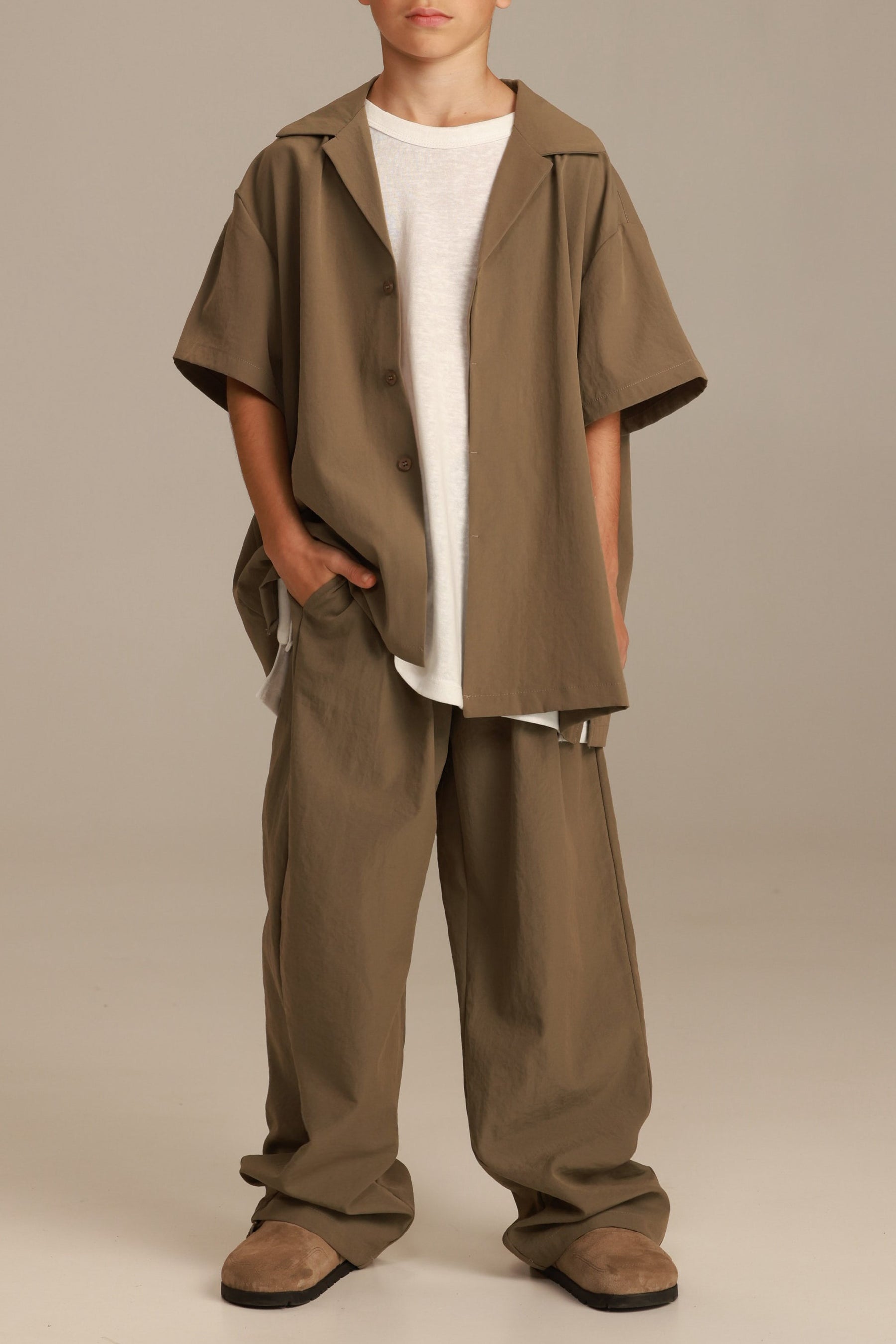 חליפת ג'וזי חאקי