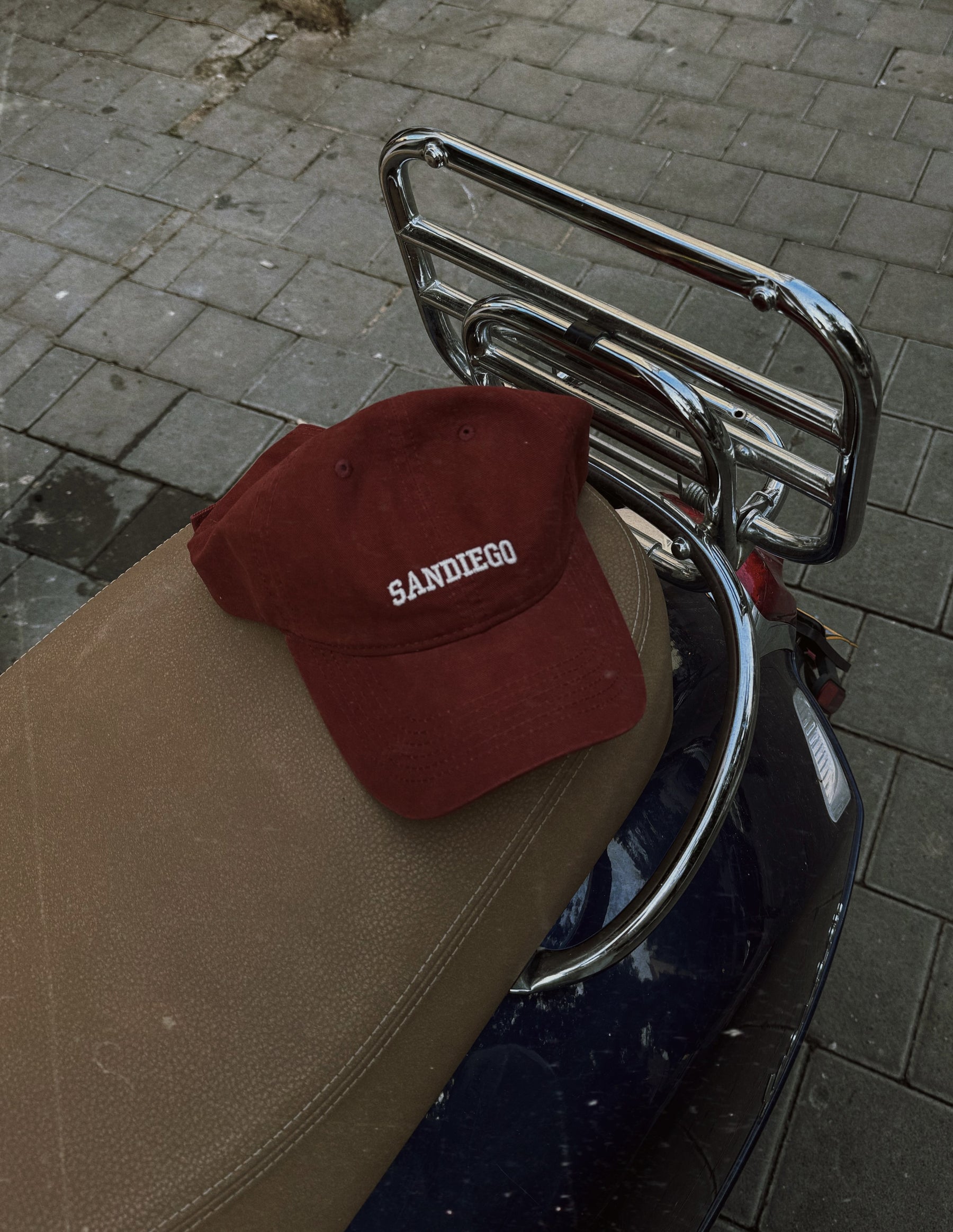כובע בלייס אדום