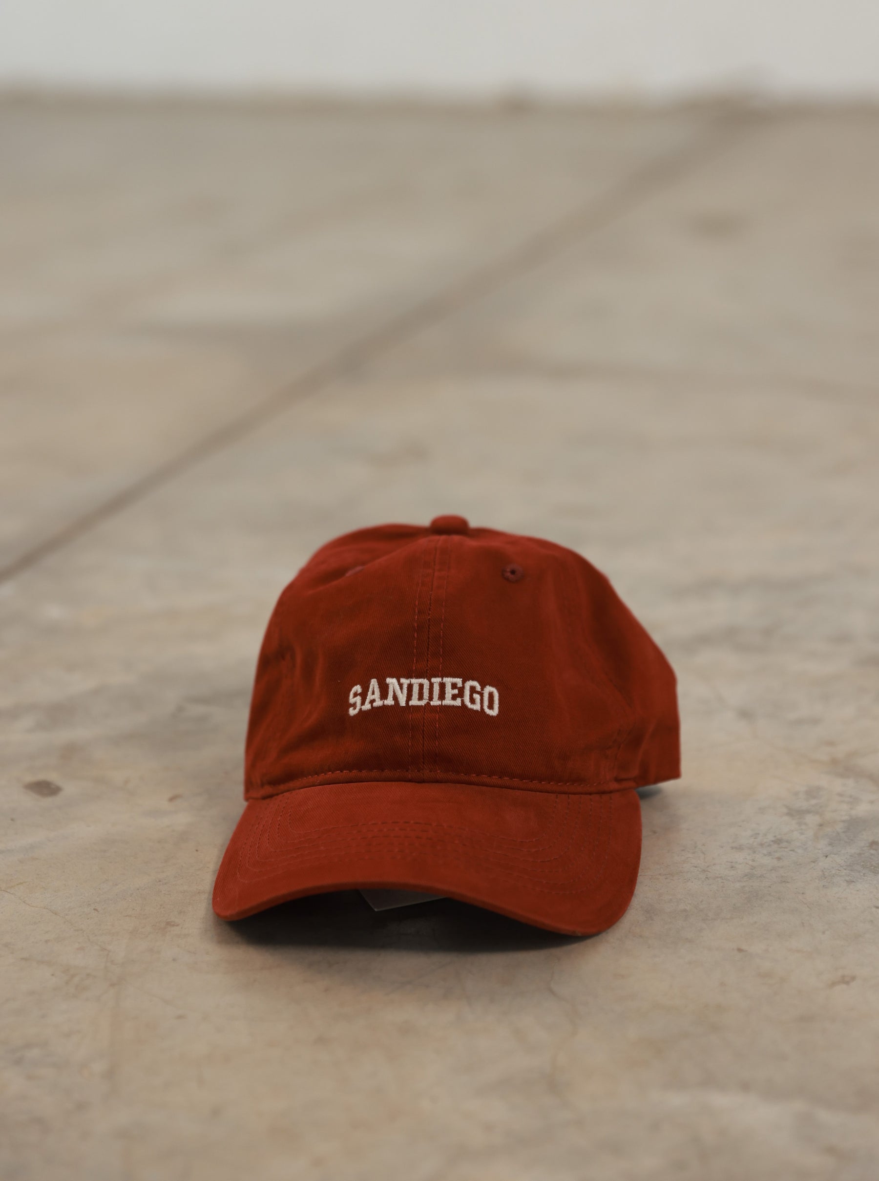כובע בלייס אדום