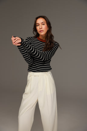 חולצת ויקה פסים שחור/שמנת צווארון בורדו