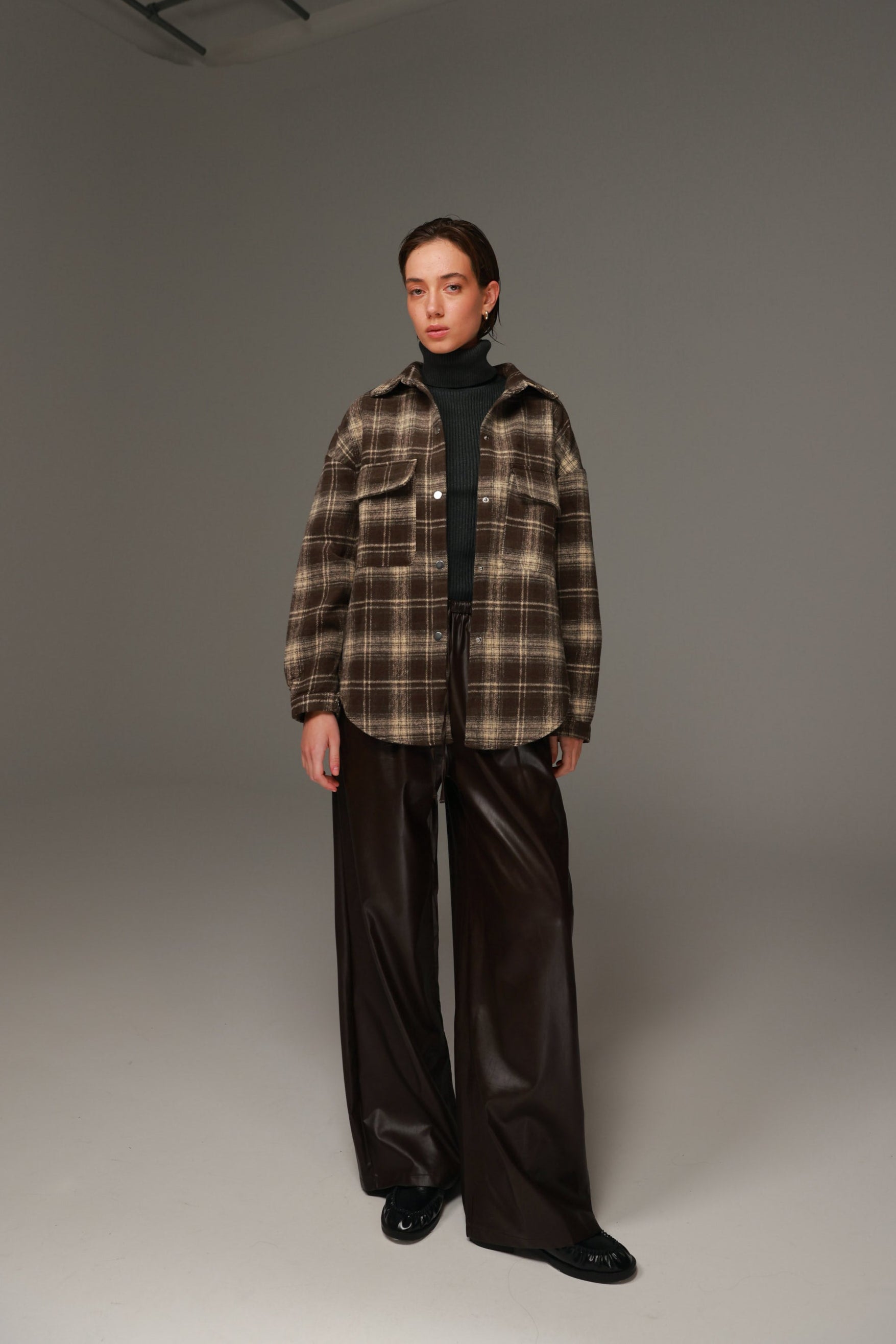 מכנסי טרוור דמוי עור חומים