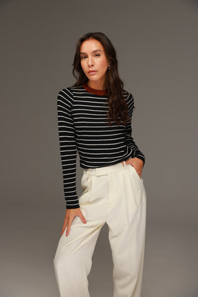 חולצת ויקה פסים שחור/שמנת צווארון בורדו