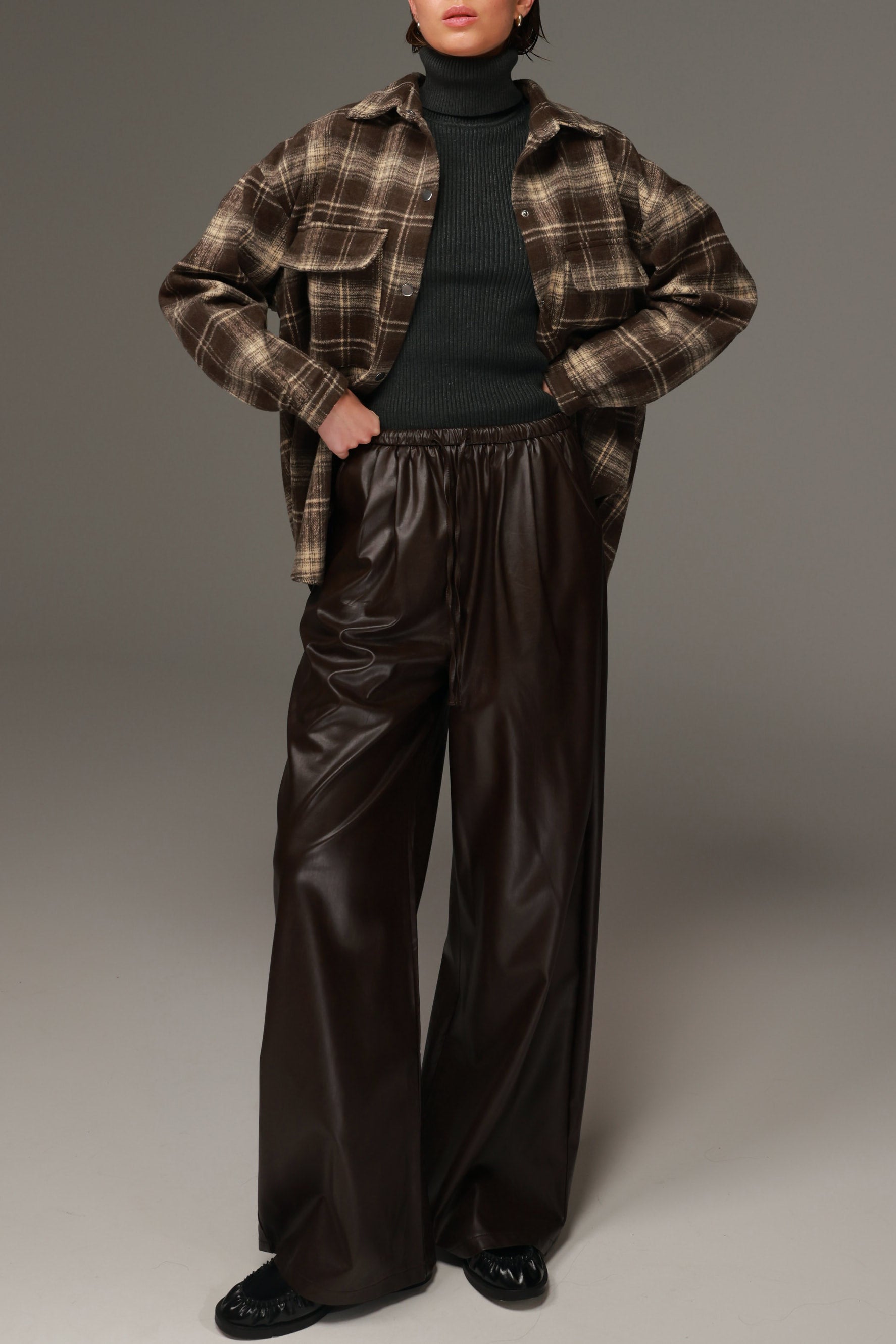 מכנסי טרוור דמוי עור חומים