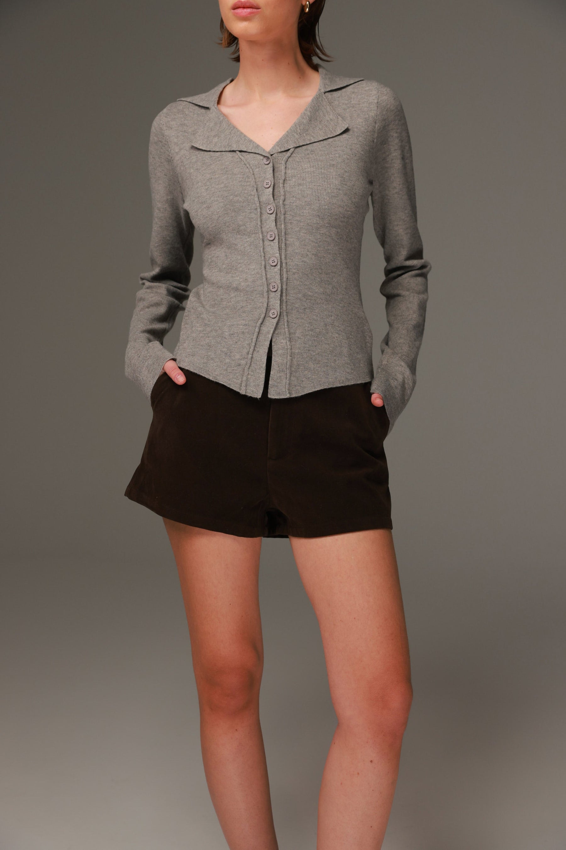 חולצת גבי אפור בהיר