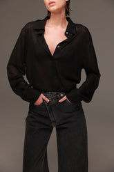 חולצת לוסי מכופתרת שחורה