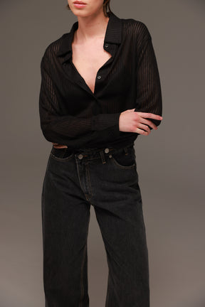 חולצת לוסי מכופתרת שחורה