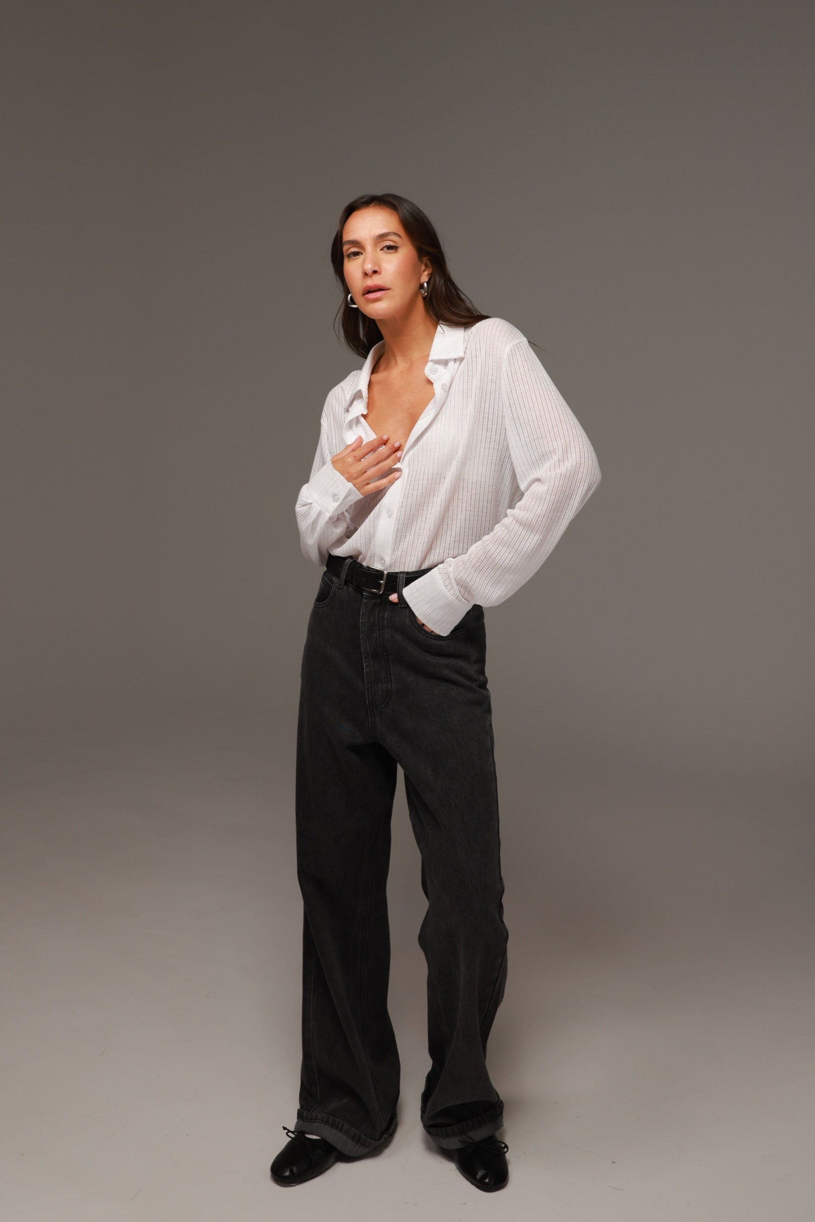 חולצת לוסי מכופתרת לבנה