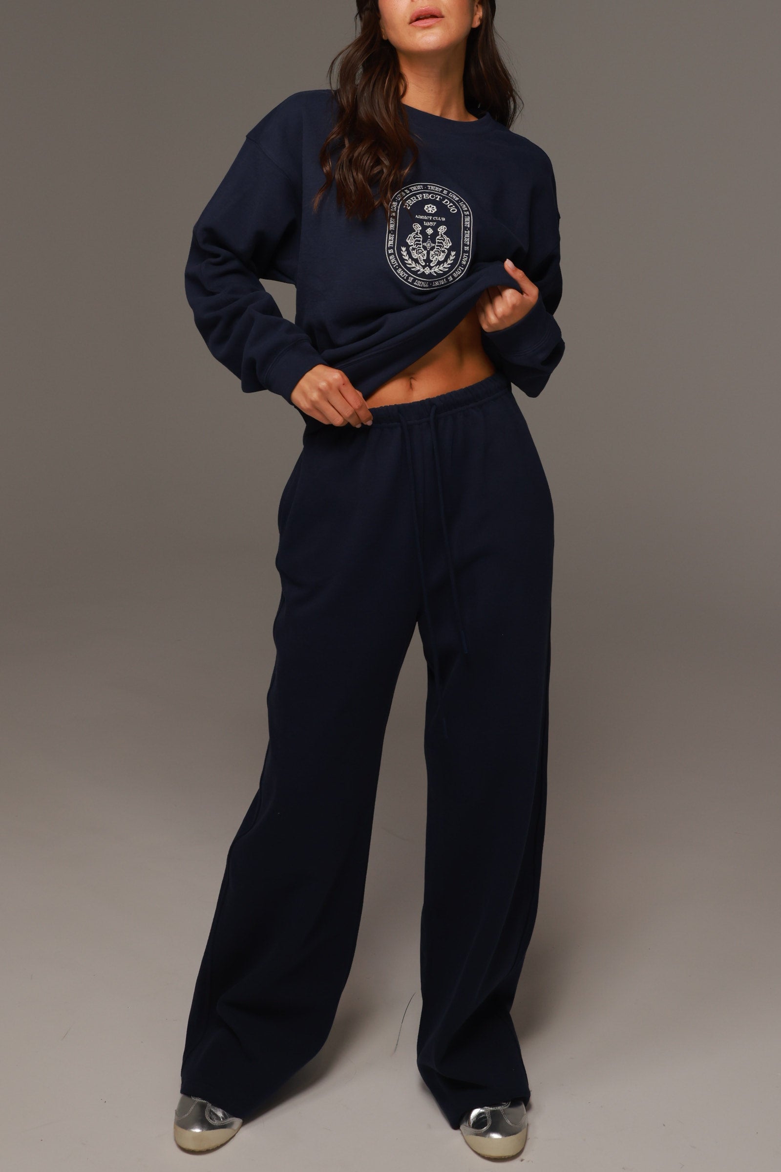 חליפת לנה נייבי