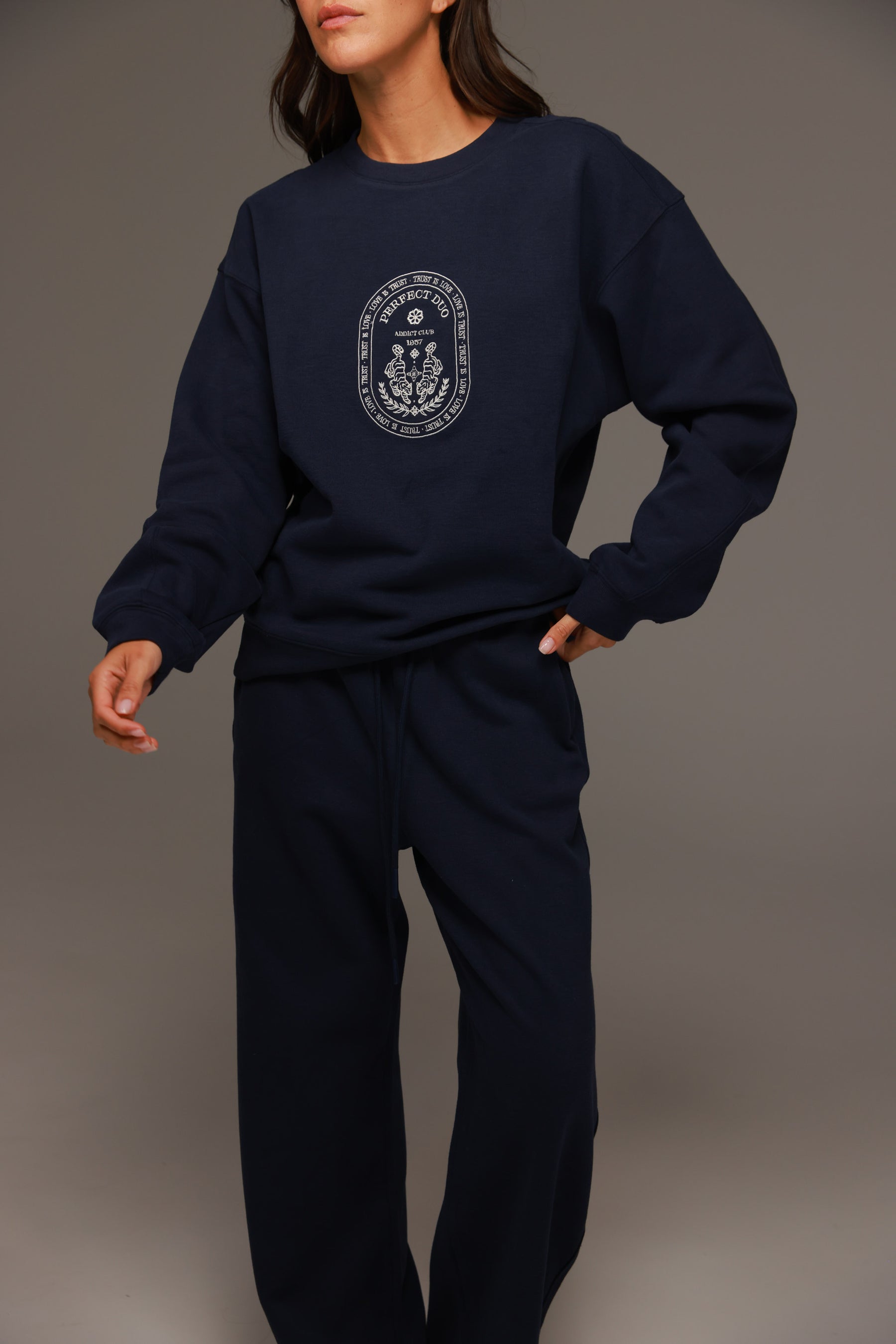 חליפת לנה נייבי