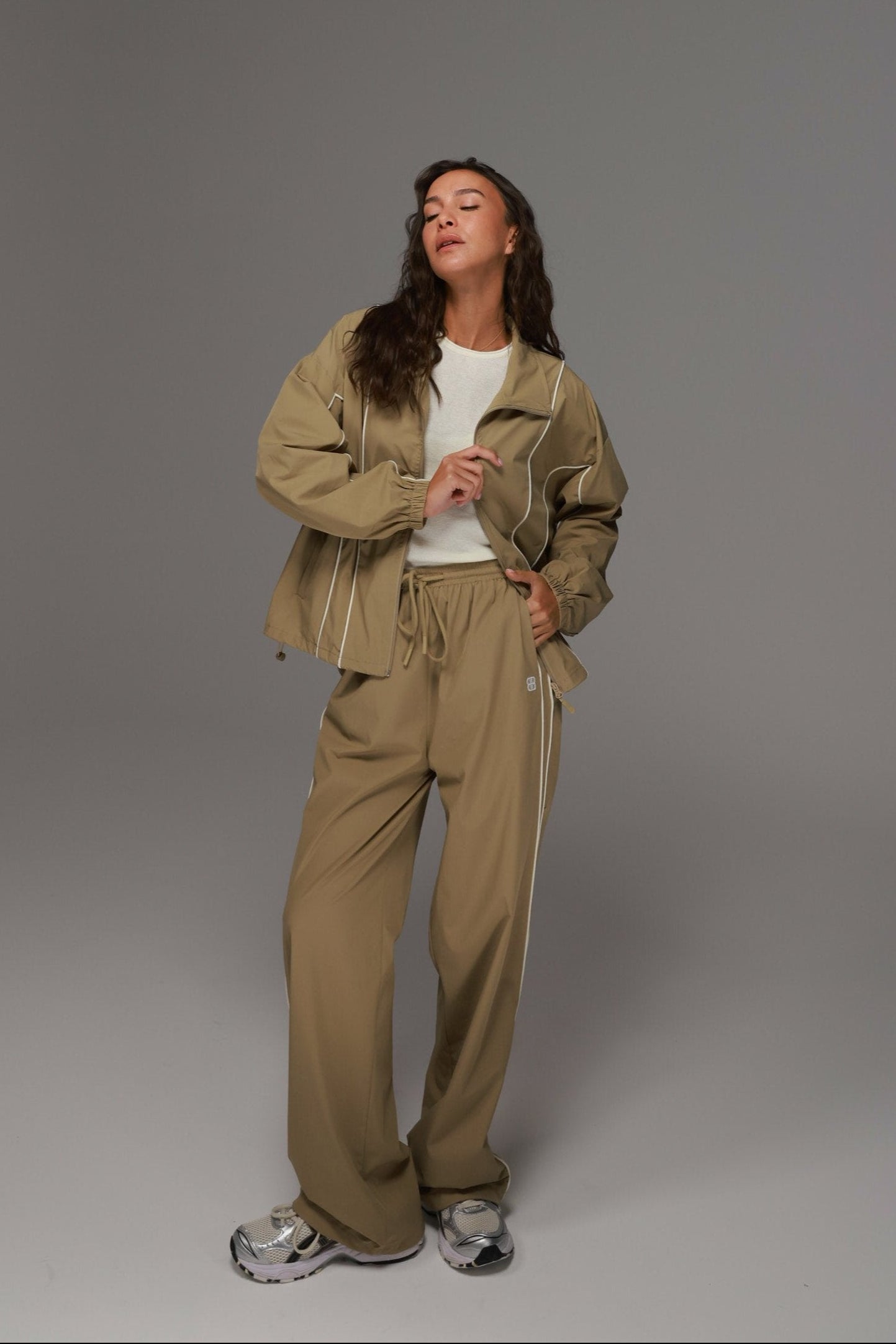 חליפת מלודי חאקי