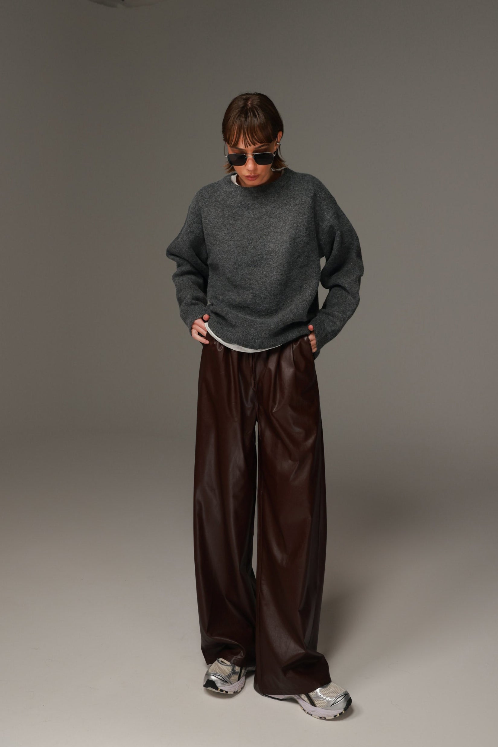 מכנסי טרוור דמוי עור בורדו