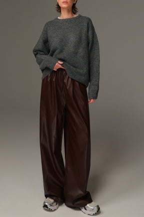 מכנסי טרוור דמוי עור בורדו