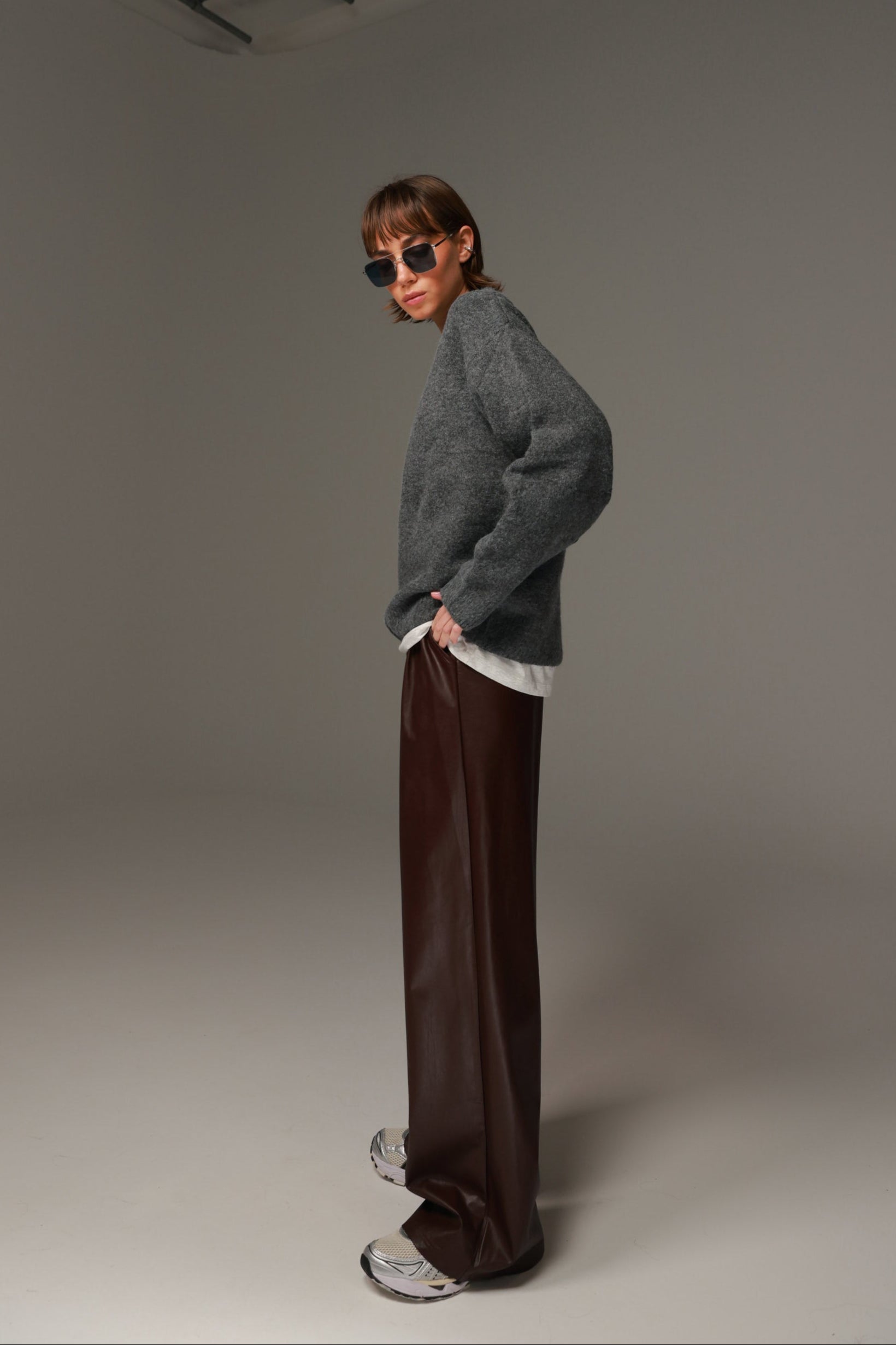 מכנסי טרוור דמוי עור בורדו