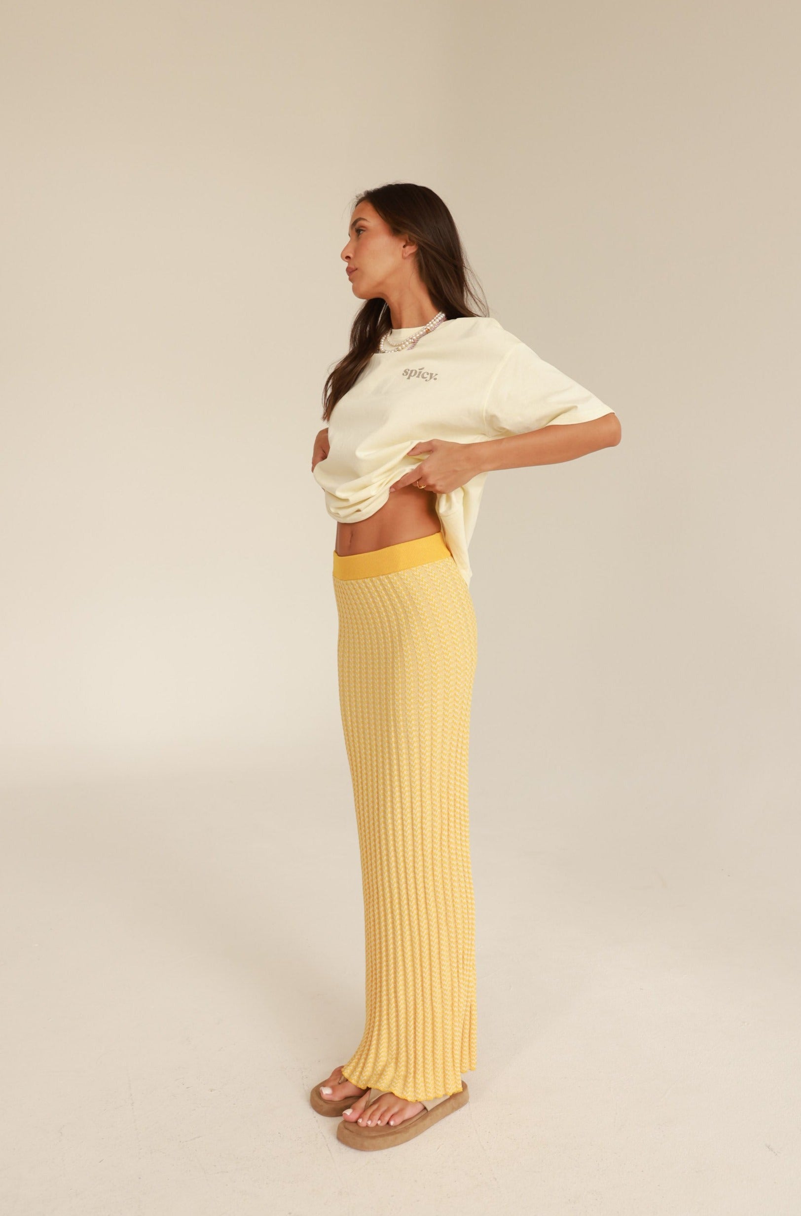 חצאית גוני צהובה
