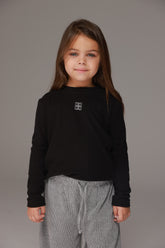 חולצת פלה שחורה