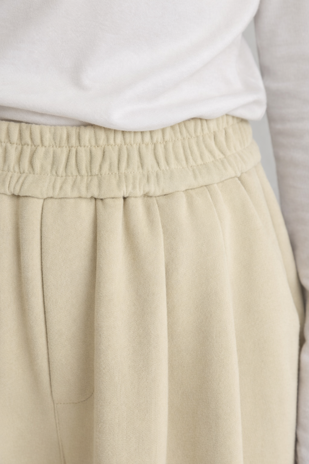 מכנסי בילי בז'