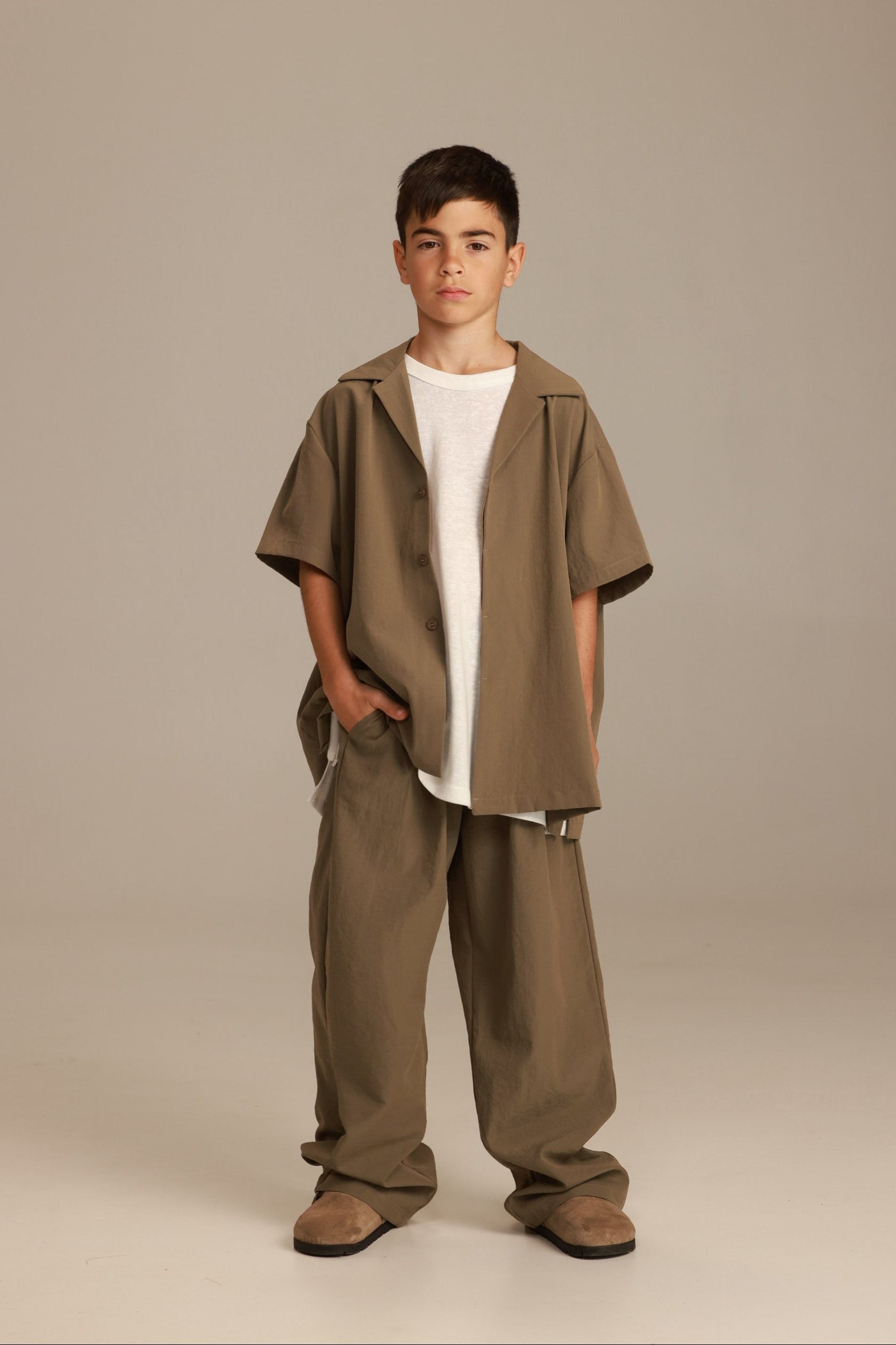 חליפת ג'וזי חאקי