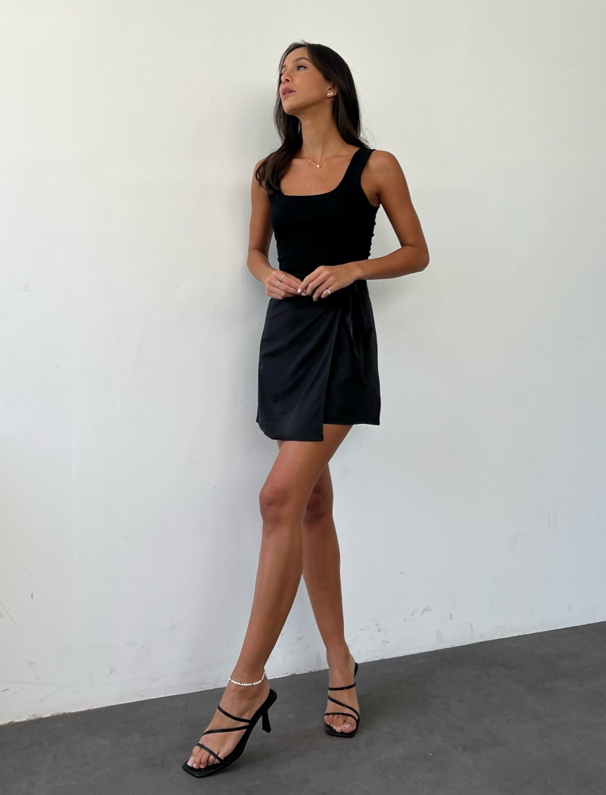 חצאית סוזי שחורה