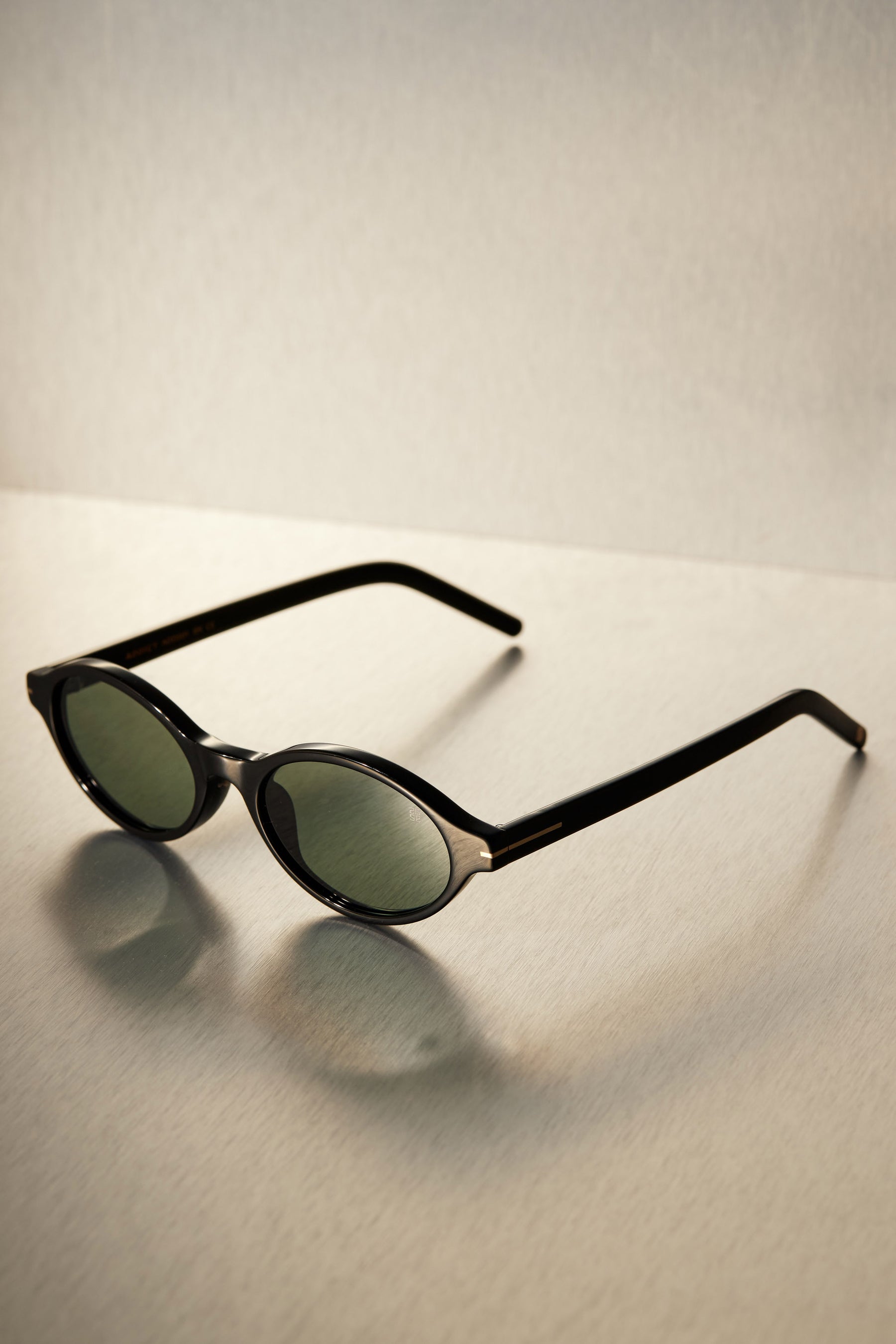 VISUAL AFFAIR NO. 1 BLACK