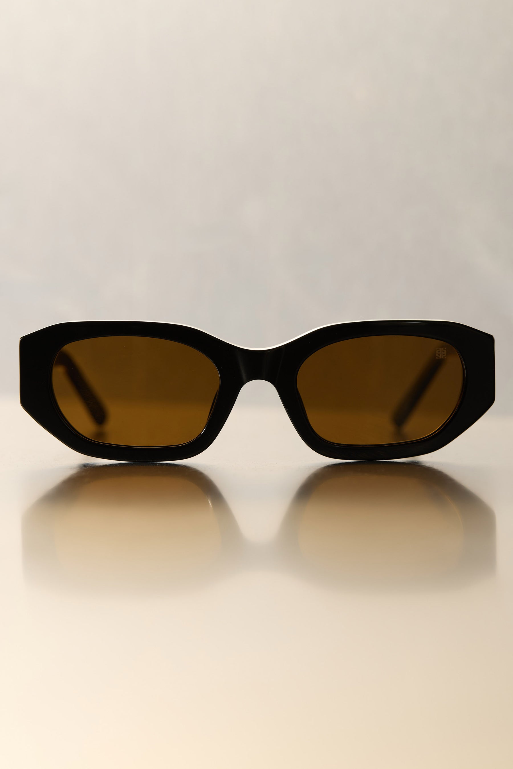 VISUAL AFFAIR NO. 4 BLACK