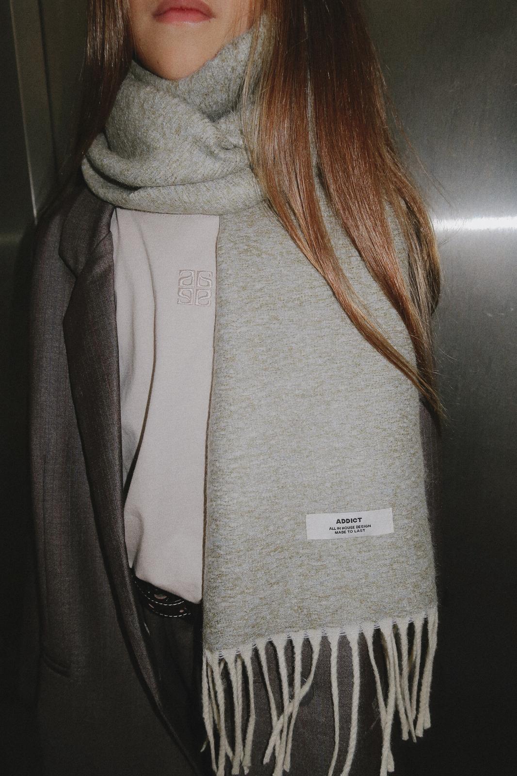 צעיף אניה אפור