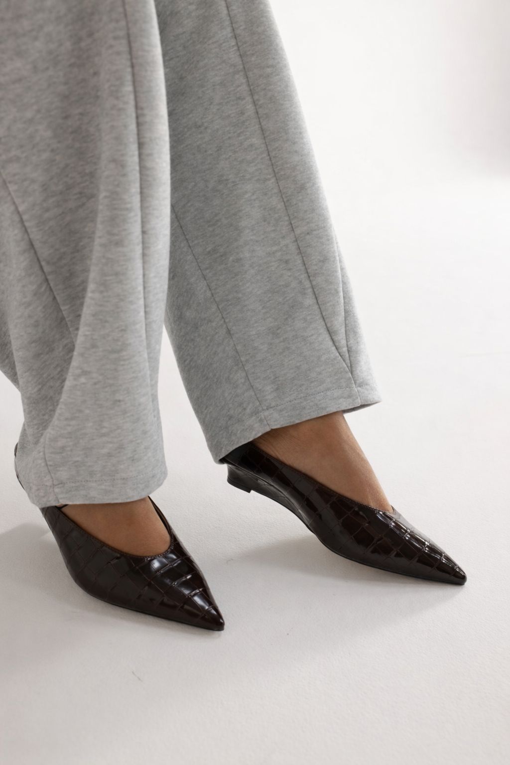 נעלי עקב דיאן חומות