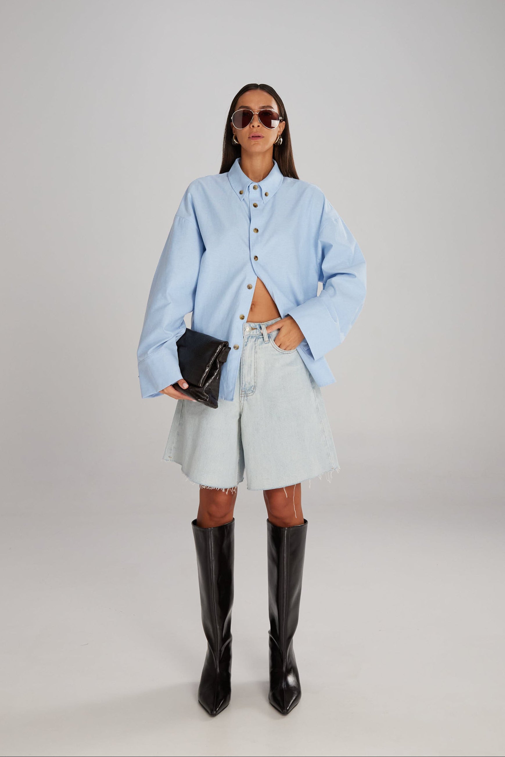 חולצת הירו מכופתרת כחול בהיר