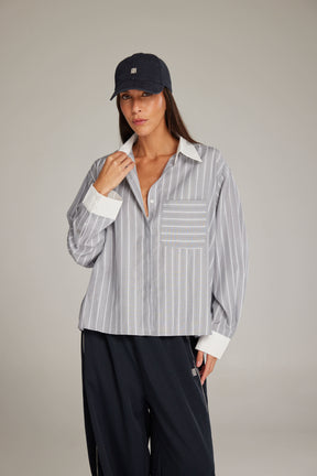 חולצת קלאודיה מכופתרת אפורה